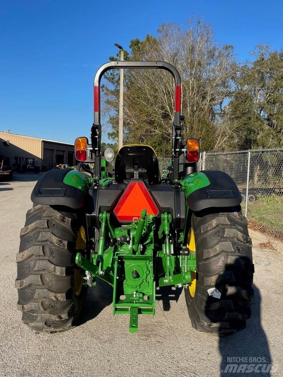 John Deere 5045E Traktoren