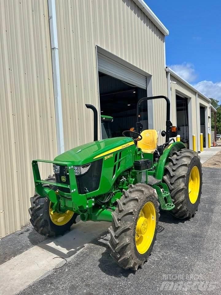 John Deere 5067E Traktoren