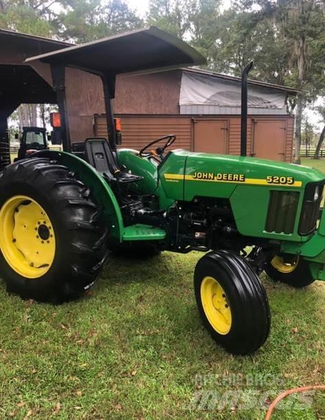 John Deere 5205 Traktoren