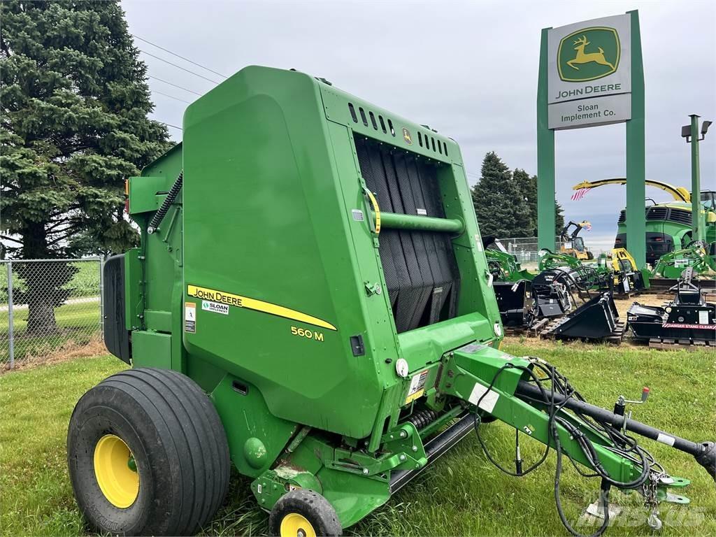 John Deere 560M Rundballenpressen