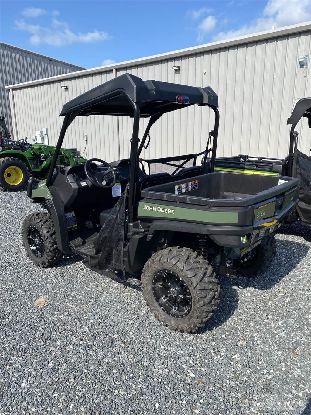 John Deere 590M Arbeitsfahrzeuge