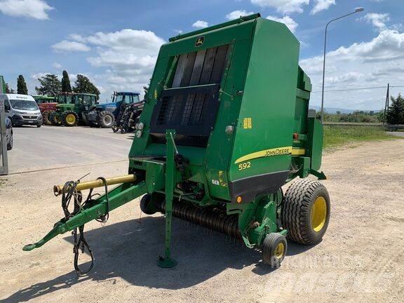 John Deere 592 Rundballenpressen