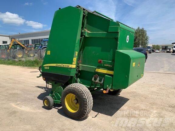 John Deere 592 Rundballenpressen
