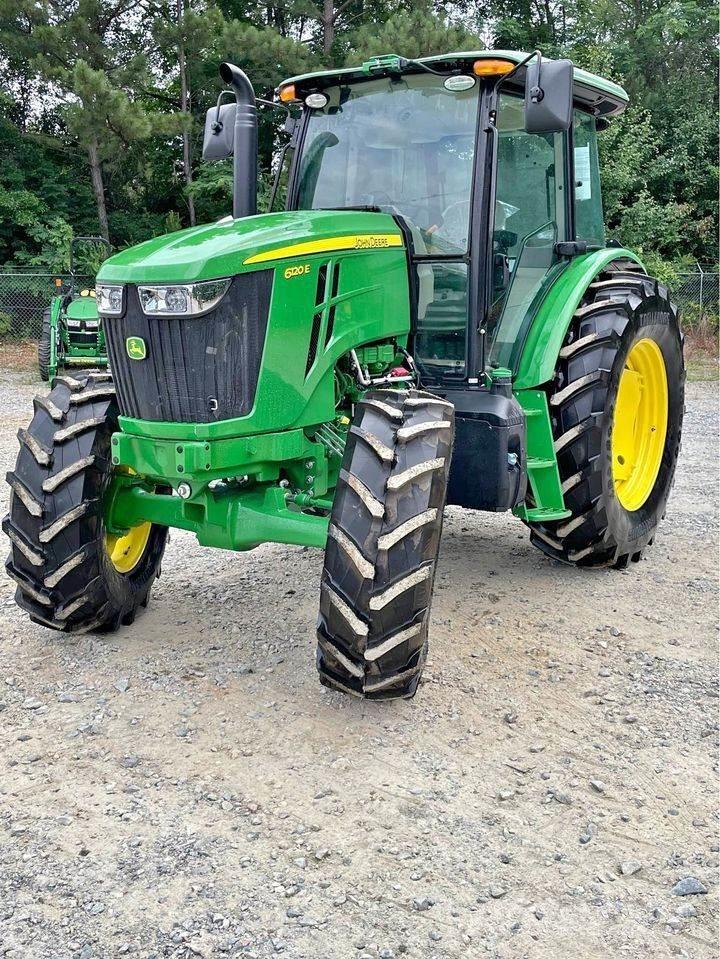 John Deere 6120E Traktoren