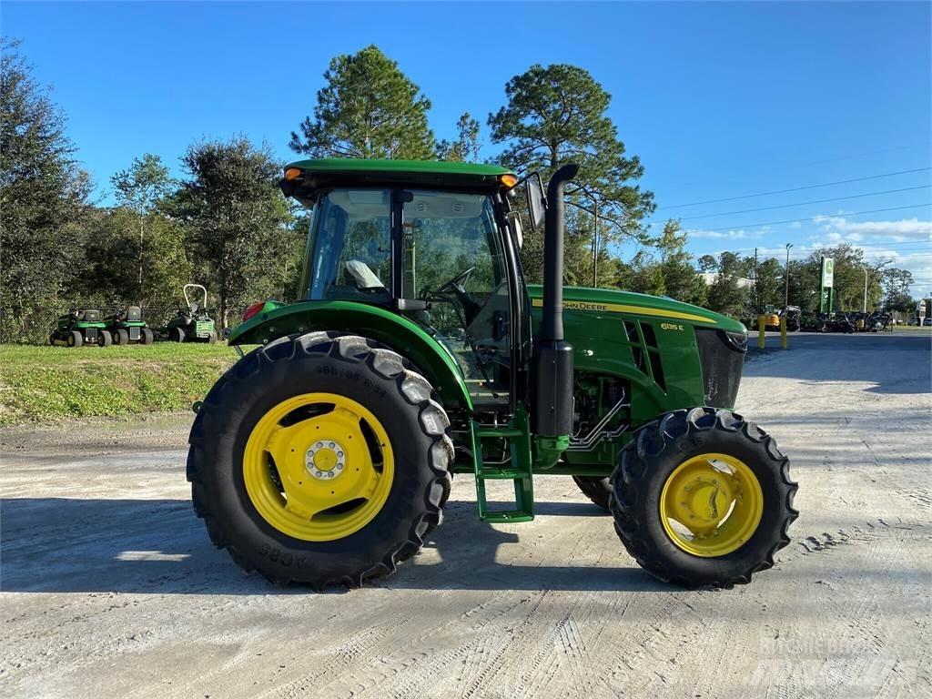 John Deere 6135E Traktoren