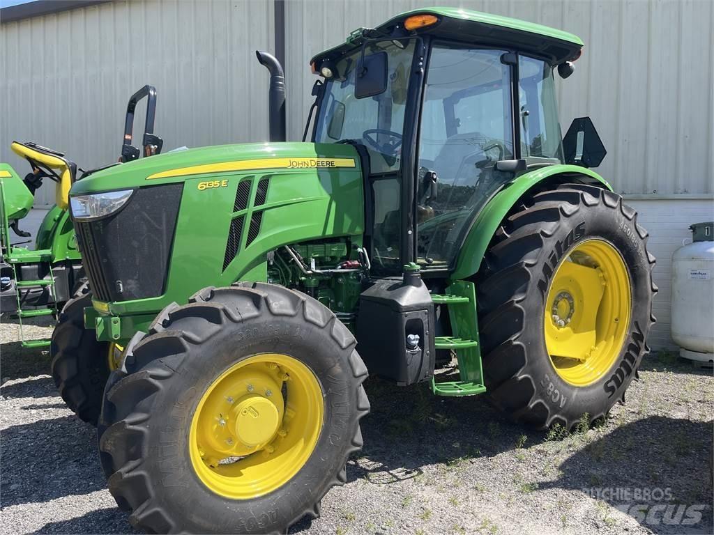 John Deere 6135E Traktoren