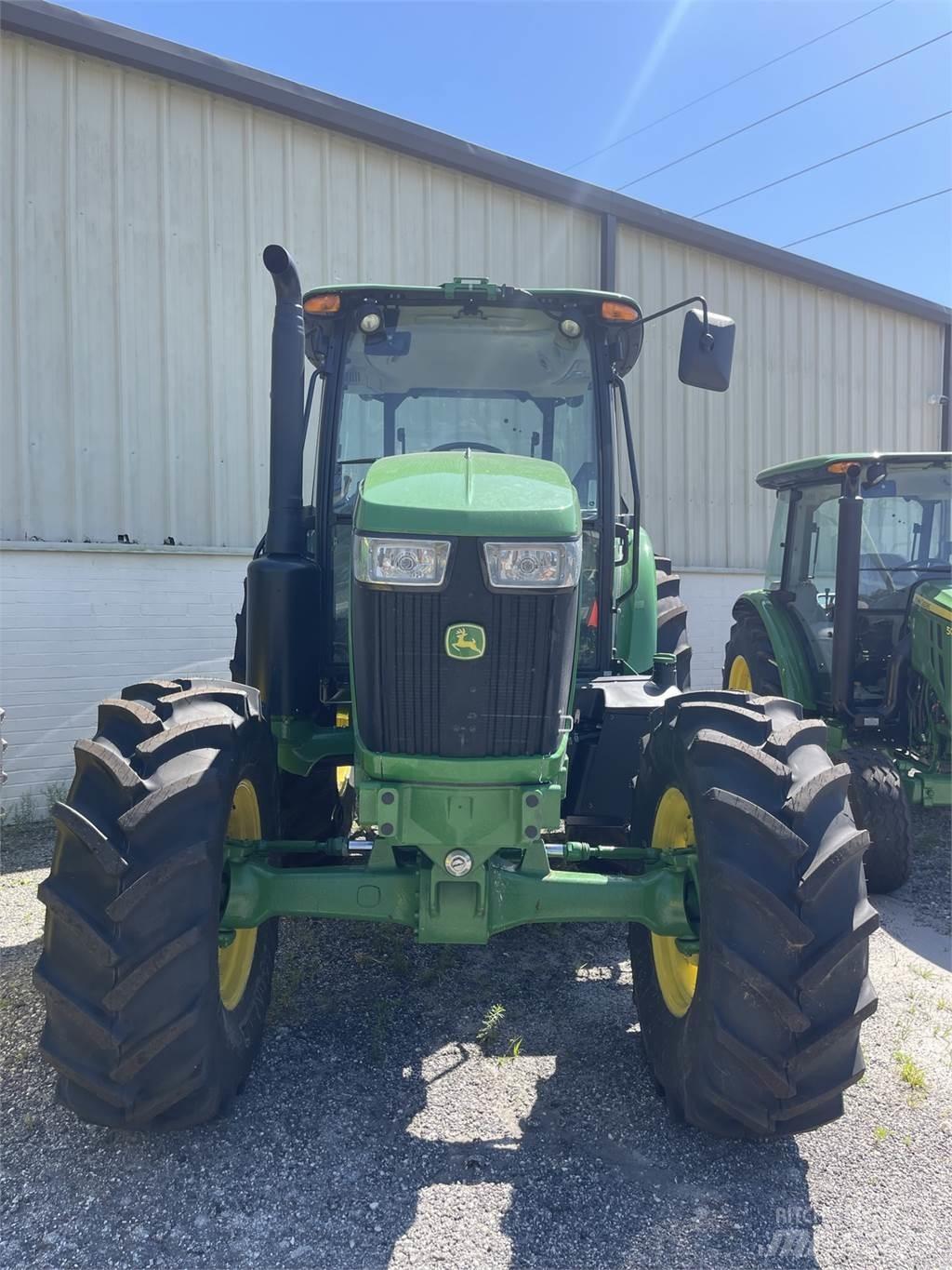 John Deere 6135E Traktoren