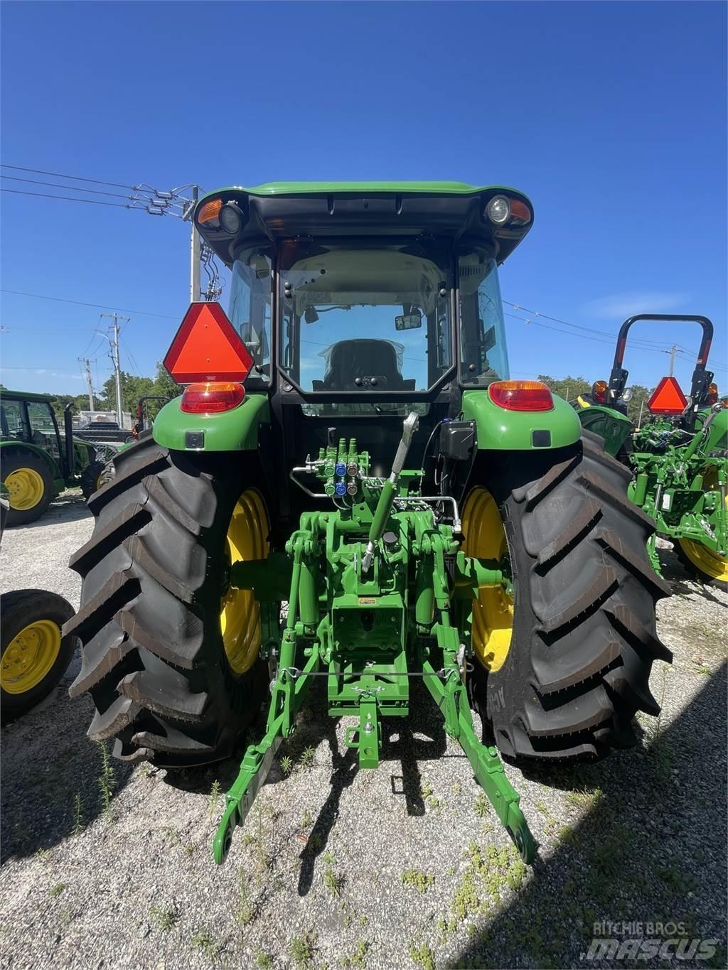 John Deere 6135E Traktoren