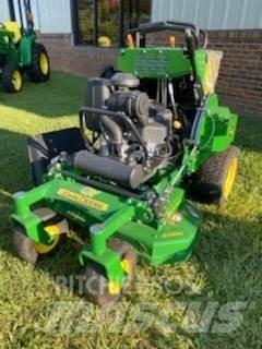 John Deere 636M Reitermäher
