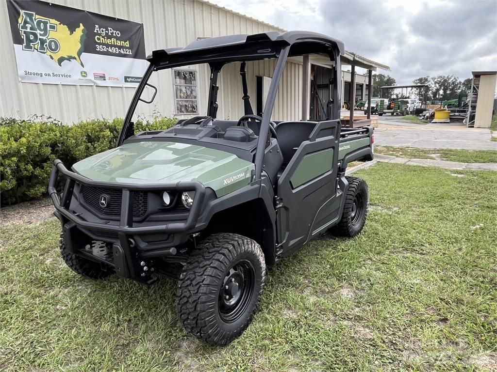 John Deere 835M Arbeitsfahrzeuge