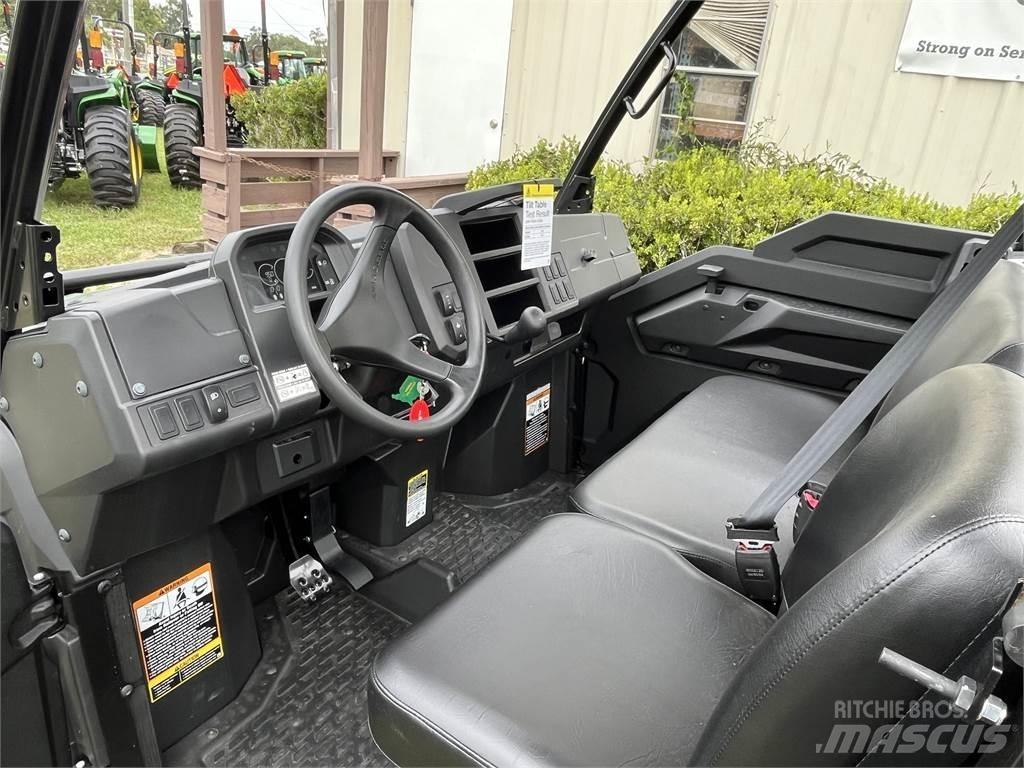 John Deere 835M Arbeitsfahrzeuge