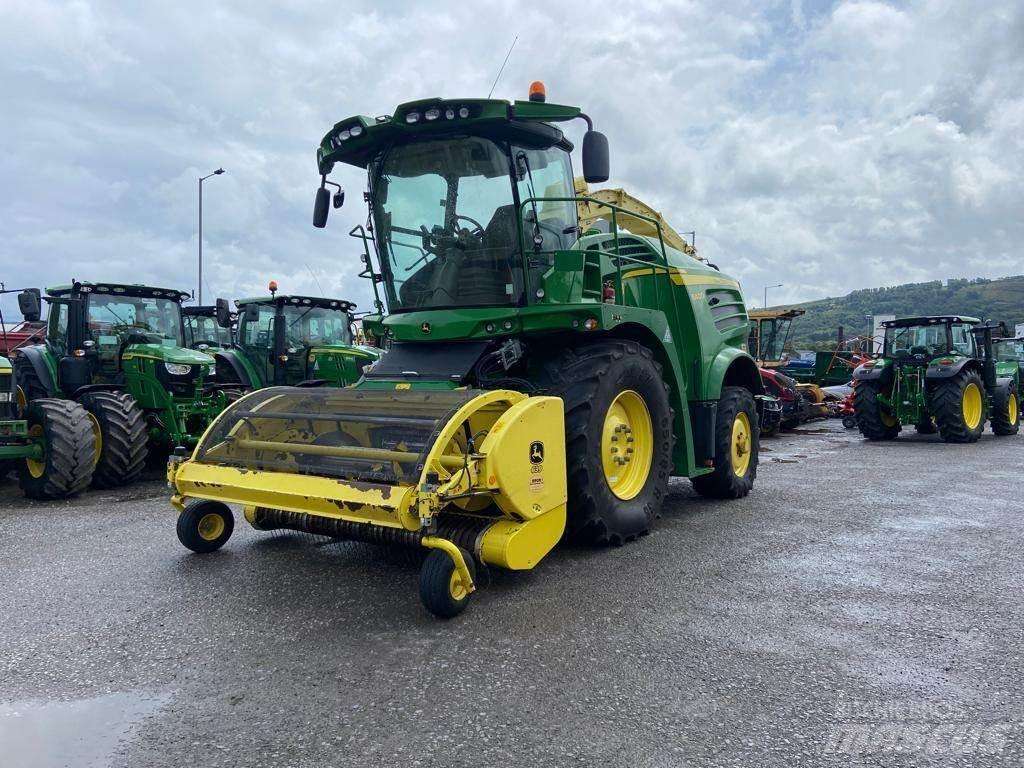 John Deere 8400i Feldhäcksler