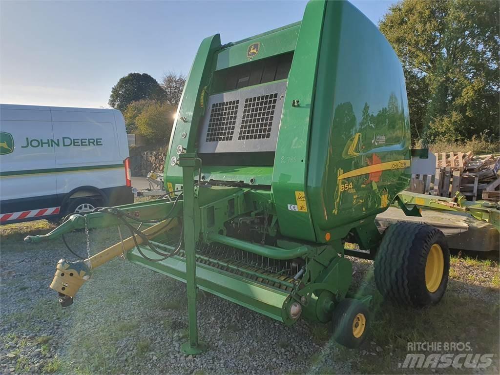 John Deere 854 Rundballenpressen