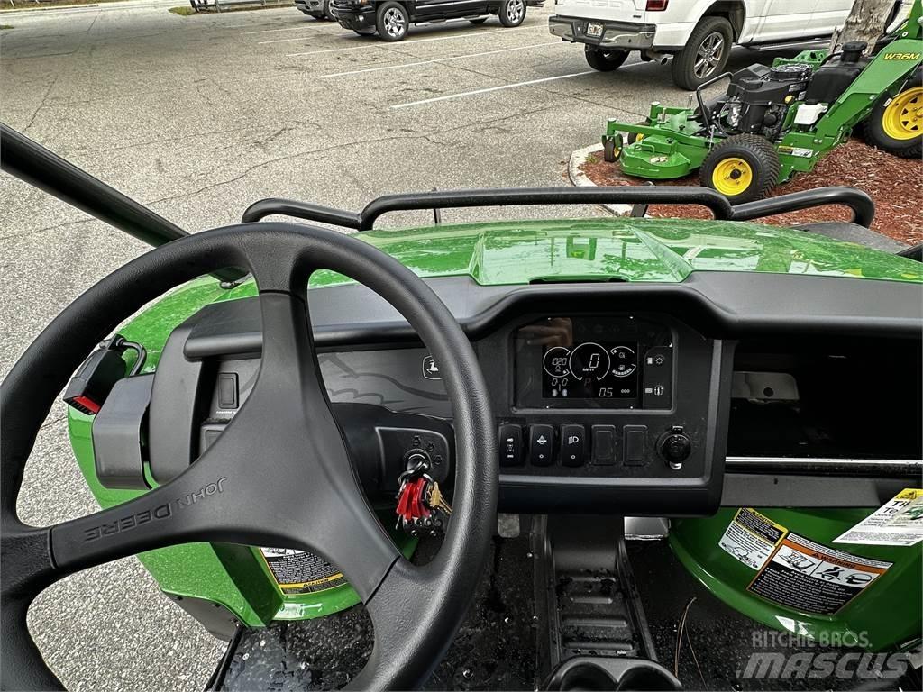 John Deere 855M Arbeitsfahrzeuge