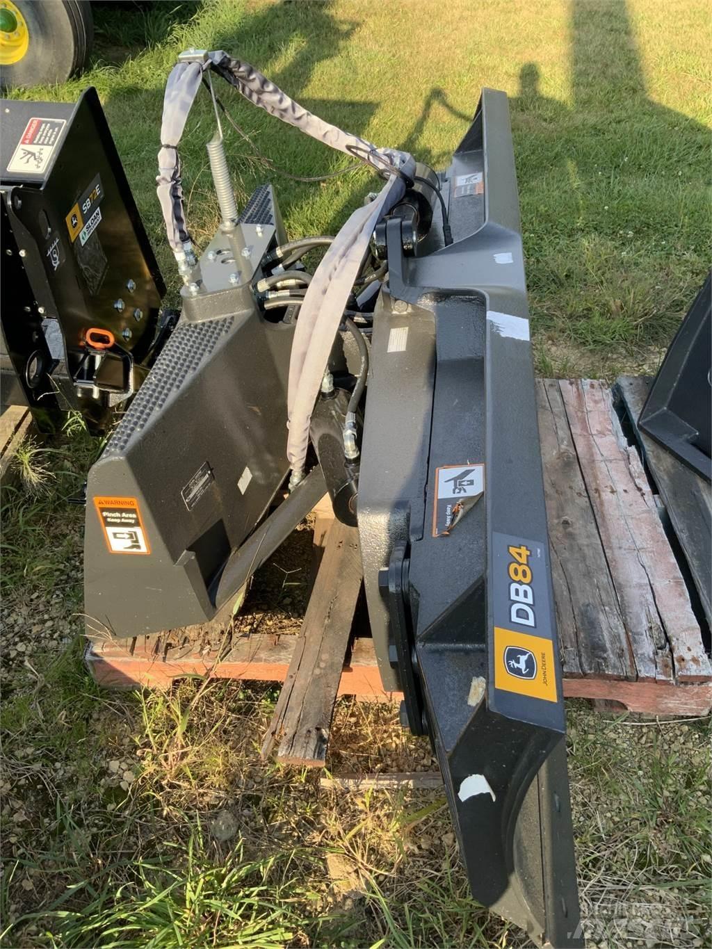 John Deere DB84 Sonstige Baumaschinen