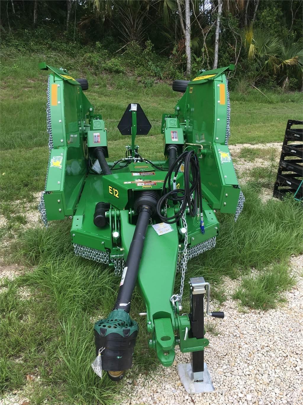 John Deere FC12E Ballenschredder, -schneider und -wickler