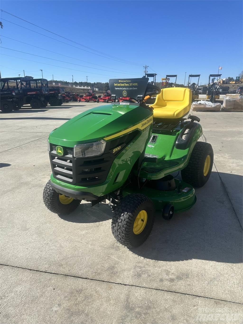John Deere S100 Reitermäher