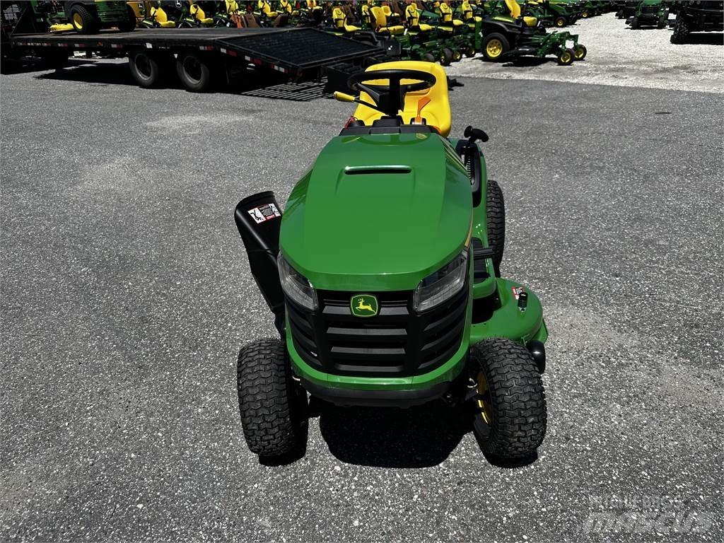 John Deere S100 Reitermäher