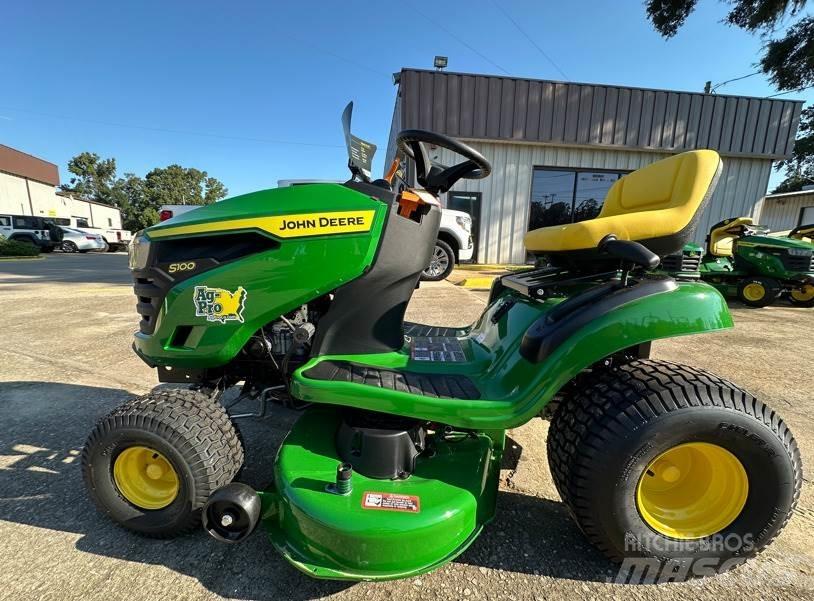John Deere S100 Reitermäher