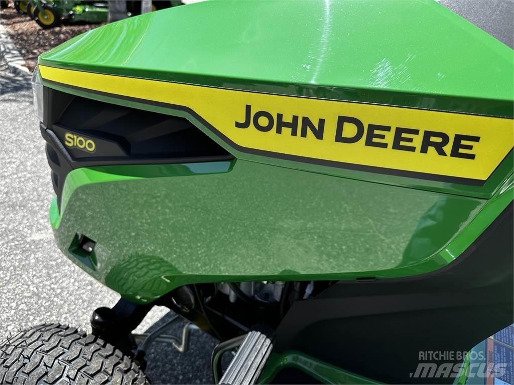 John Deere S100 Reitermäher