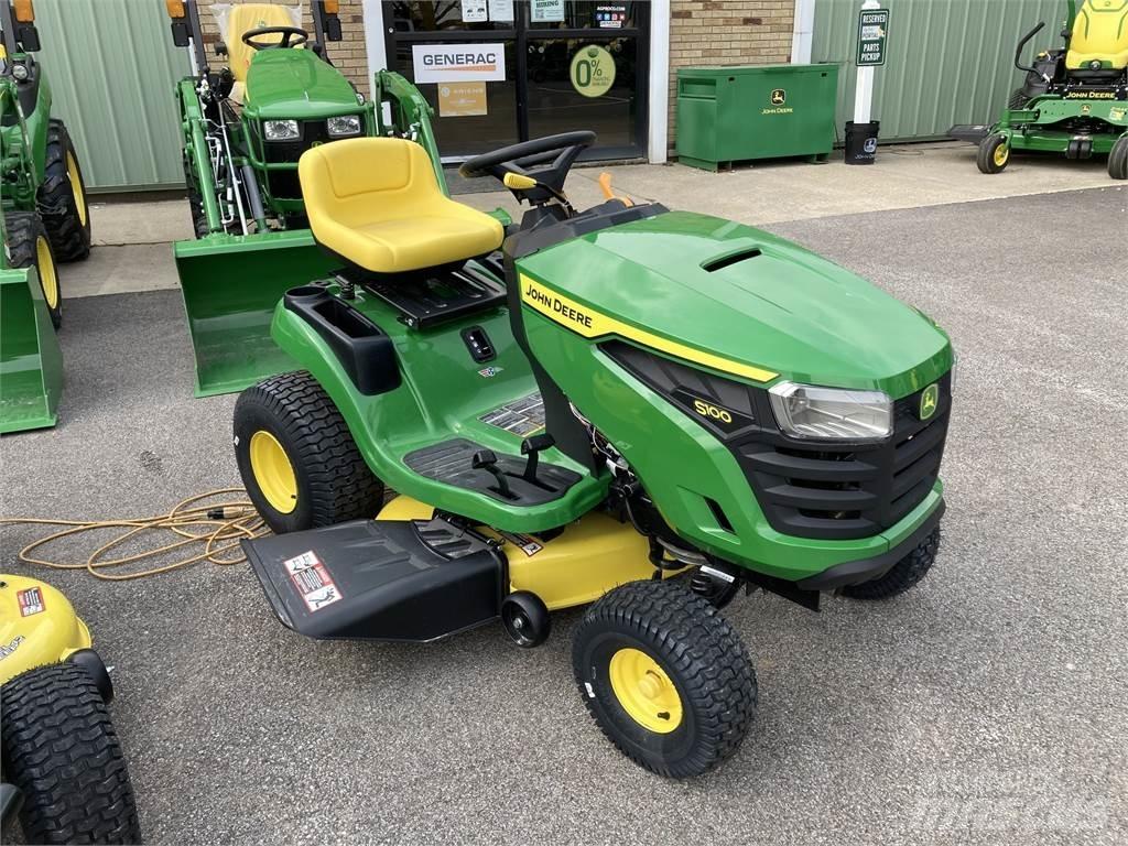 John Deere S100 Reitermäher