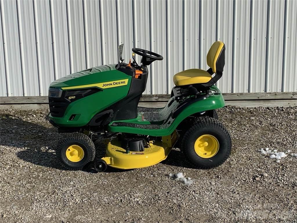John Deere S110 Reitermäher