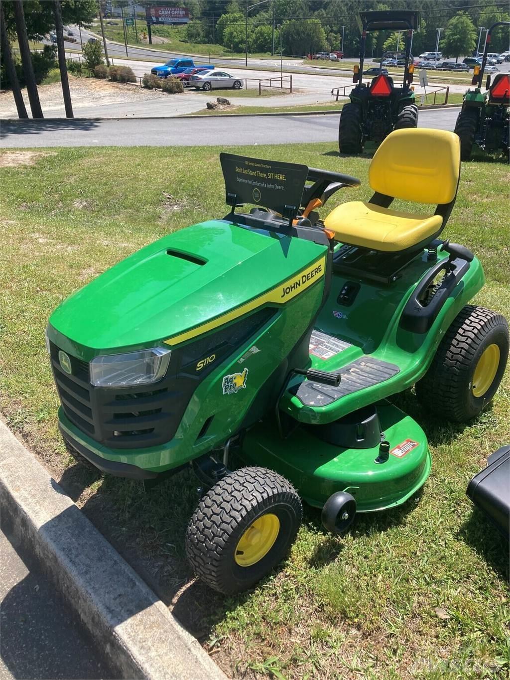 John Deere S110 Reitermäher