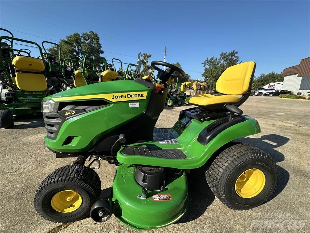 John Deere S110 Reitermäher