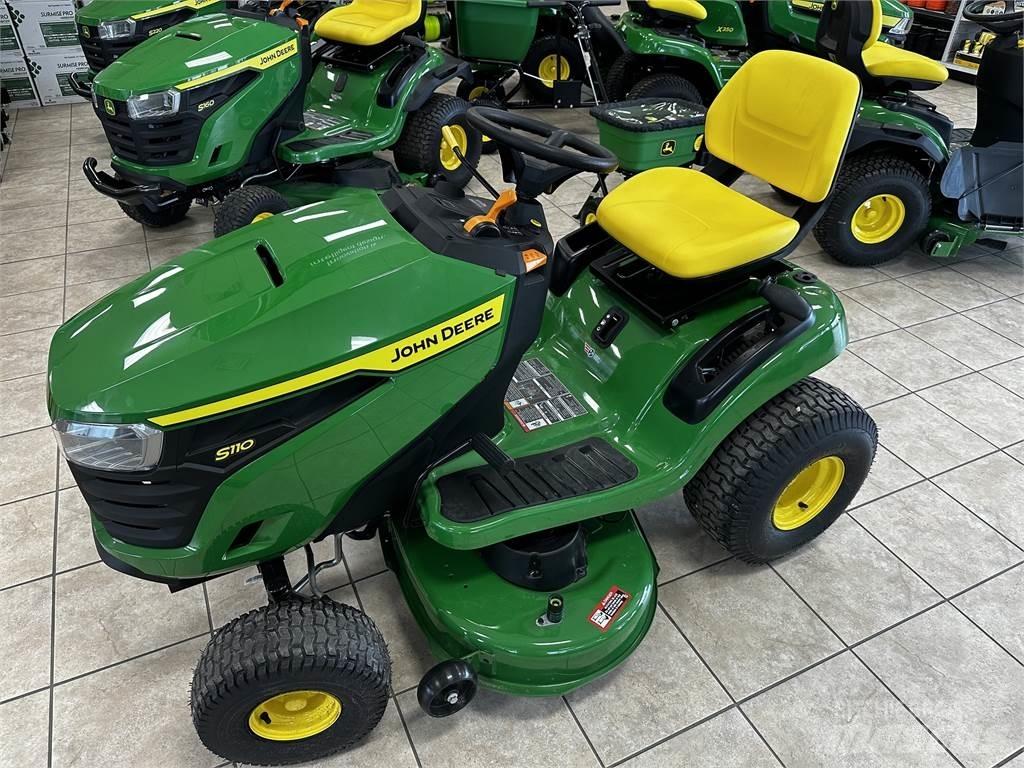 John Deere S110 Reitermäher