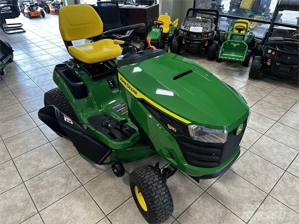 John Deere S110 Reitermäher