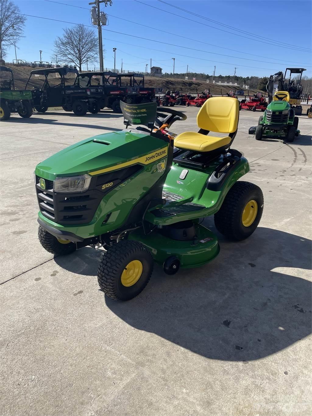 John Deere S120 Reitermäher