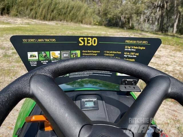 John Deere S130 Reitermäher