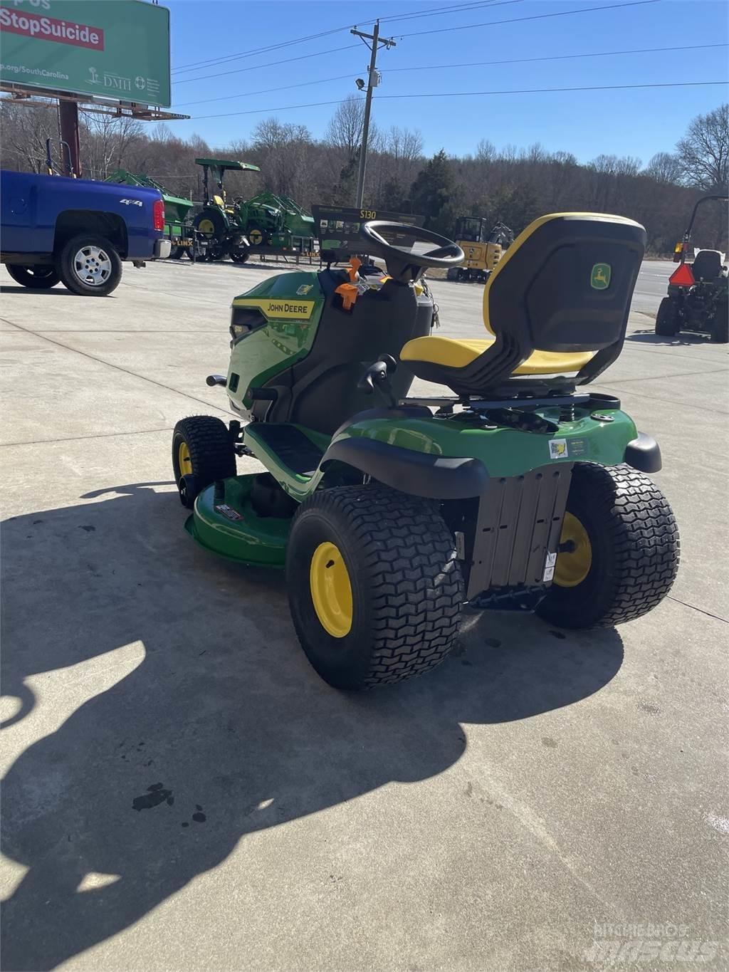 John Deere S130 Reitermäher