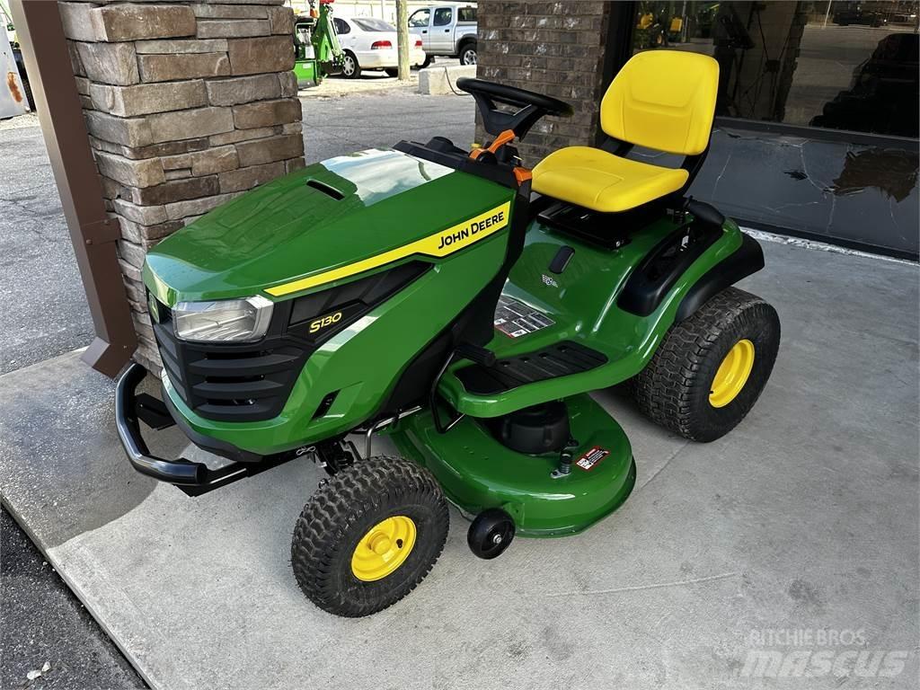 John Deere S130 Reitermäher