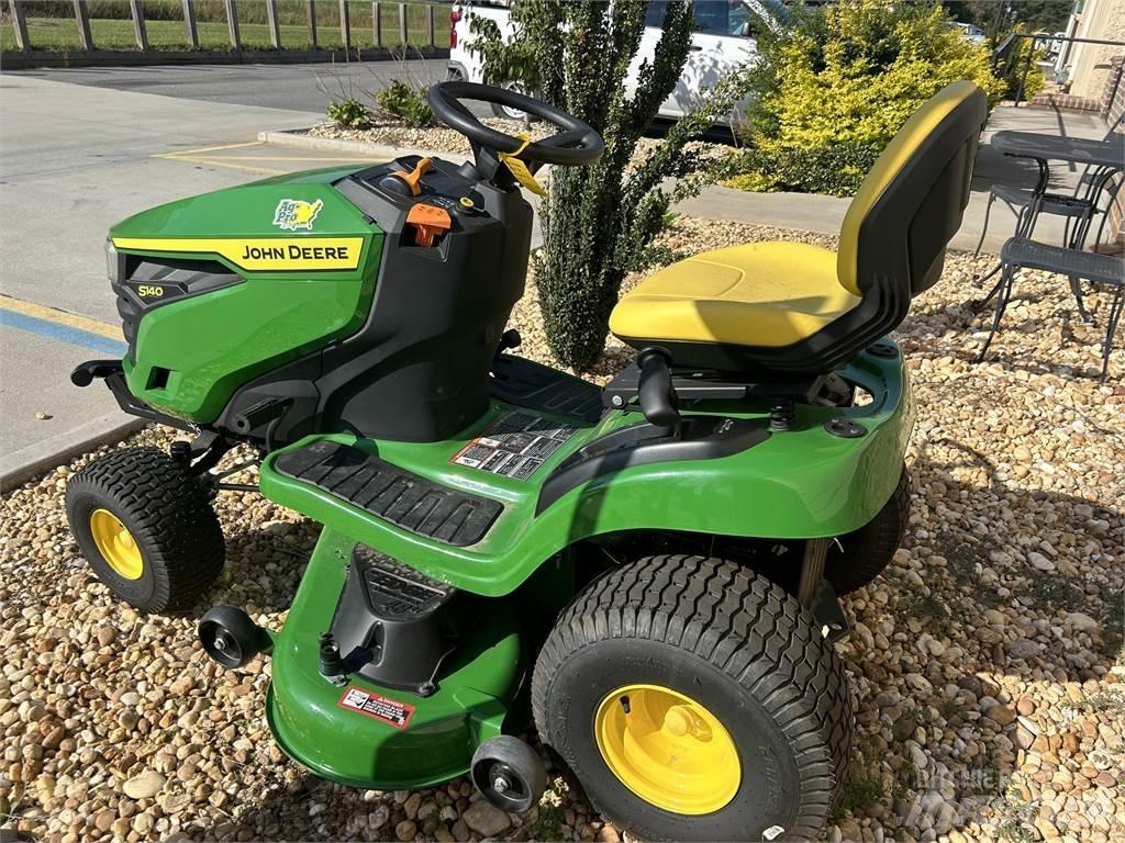 John Deere S140 Reitermäher