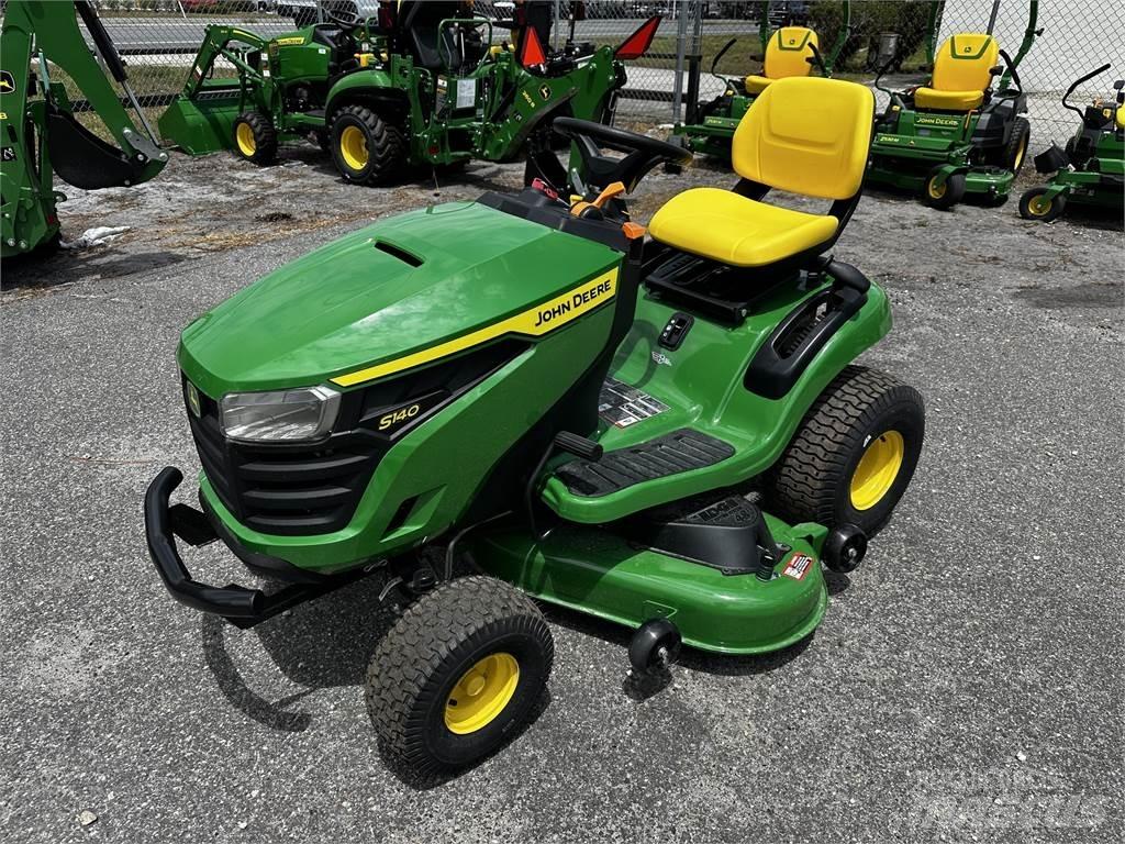 John Deere S140 Reitermäher