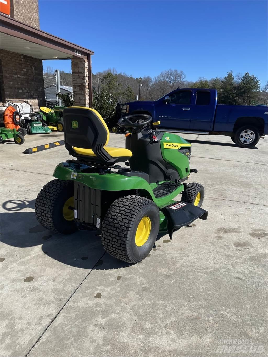 John Deere S220 Reitermäher