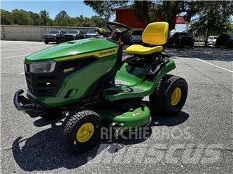 John Deere S220 Reitermäher