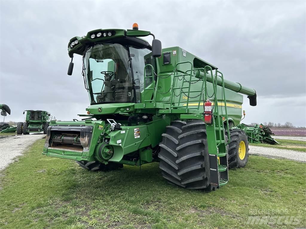 John Deere S680 Mähdrescher