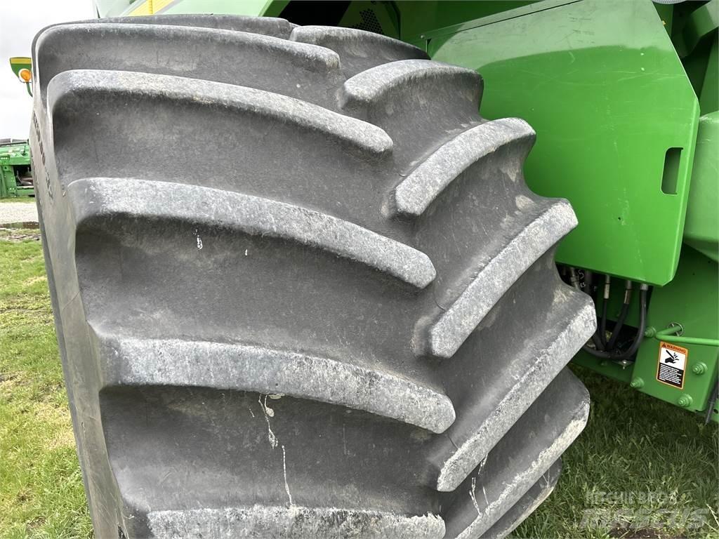 John Deere S680 Mähdrescher