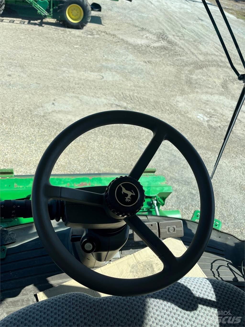 John Deere S680 Mähdrescher