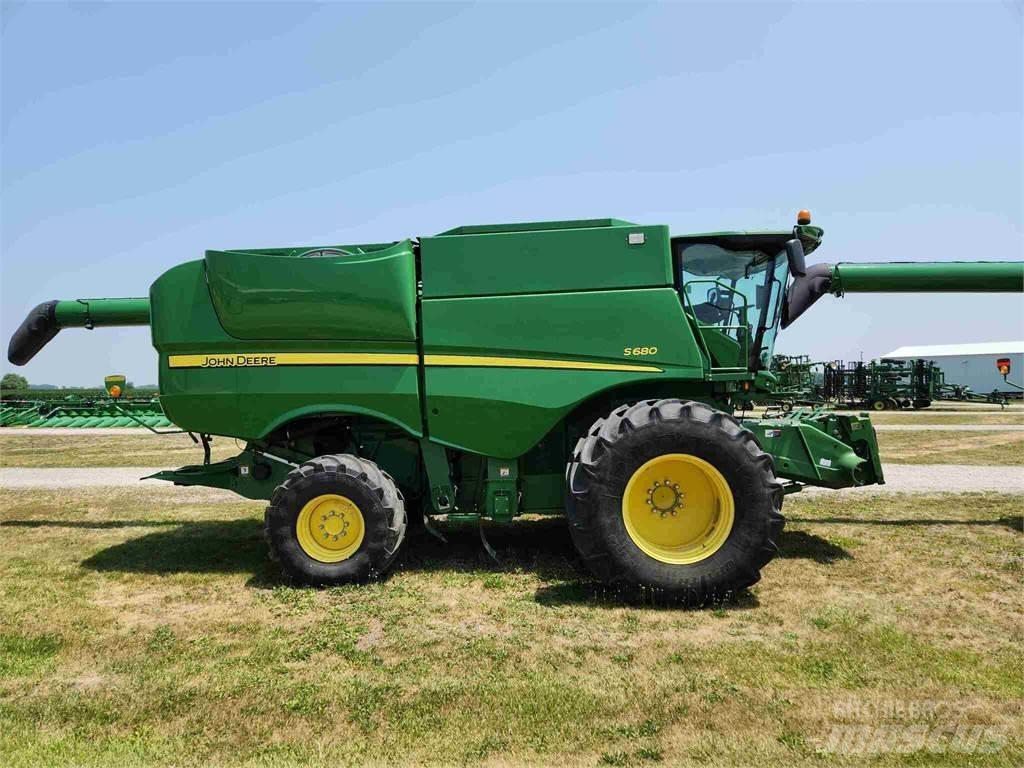 John Deere S680 Mähdrescher