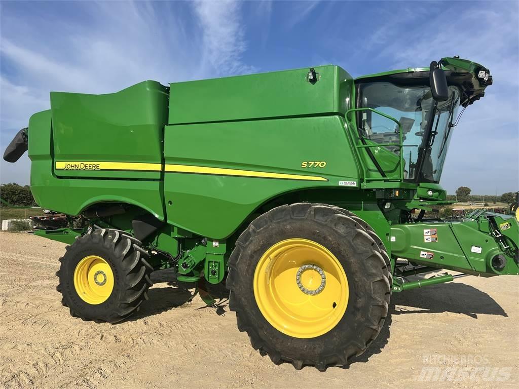 John Deere S770 Mähdrescher