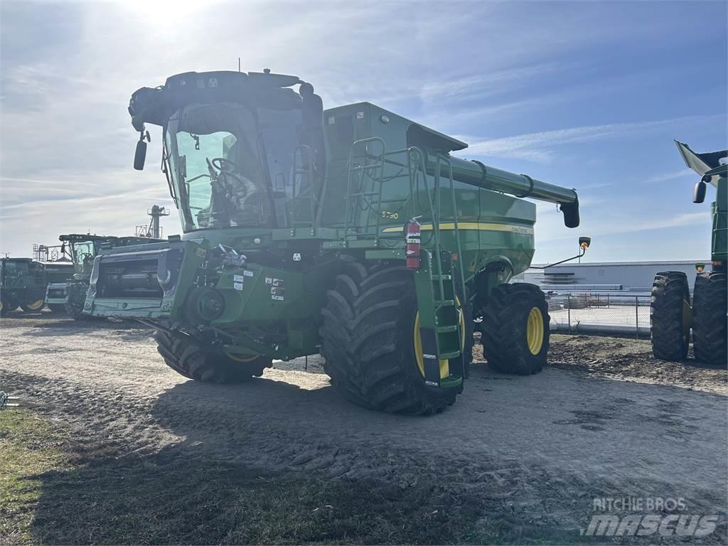 John Deere S790 Mähdrescher