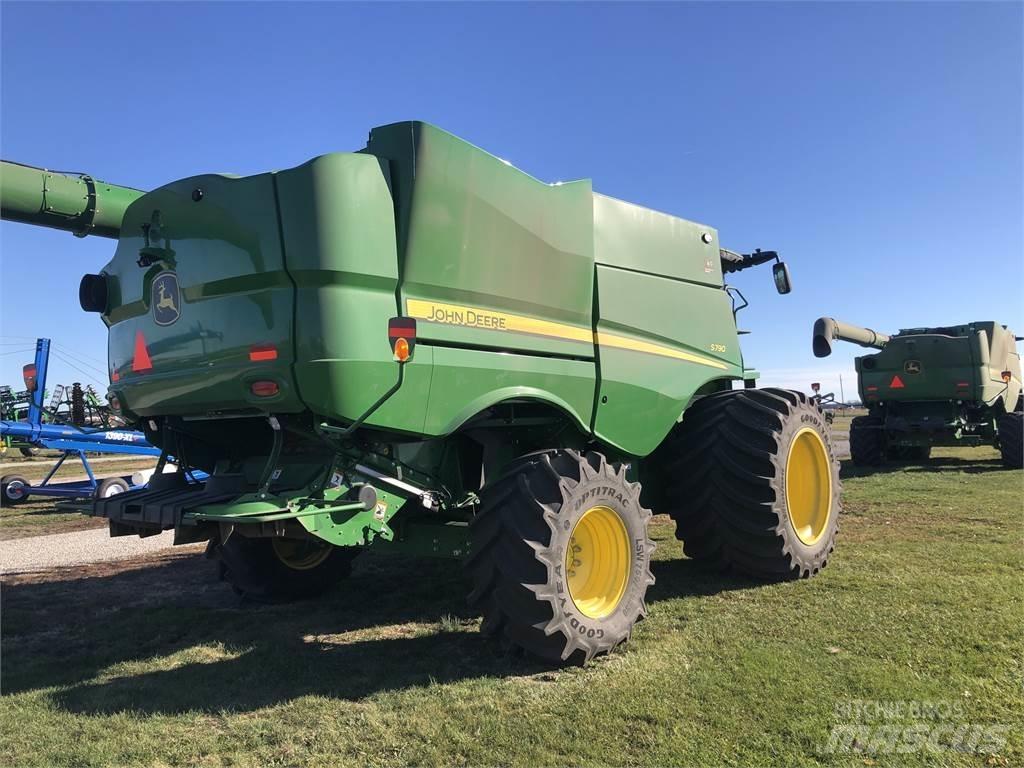 John Deere S790 Mähdrescher
