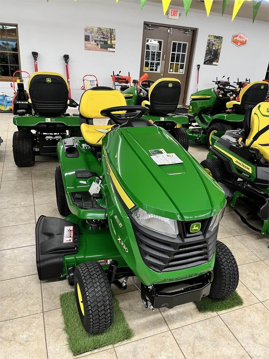 John Deere X330 Kleintraktoren