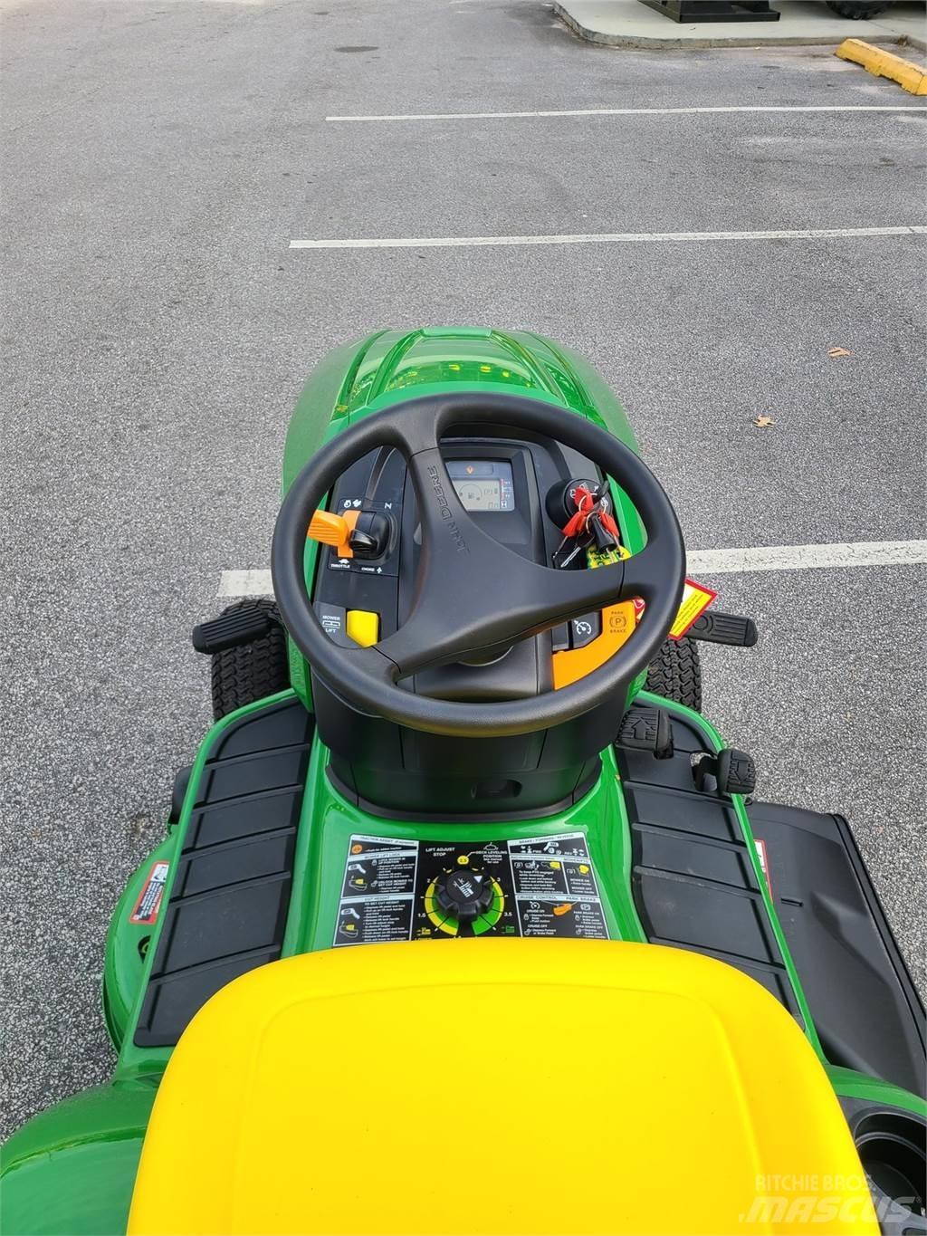John Deere X330 Kleintraktoren