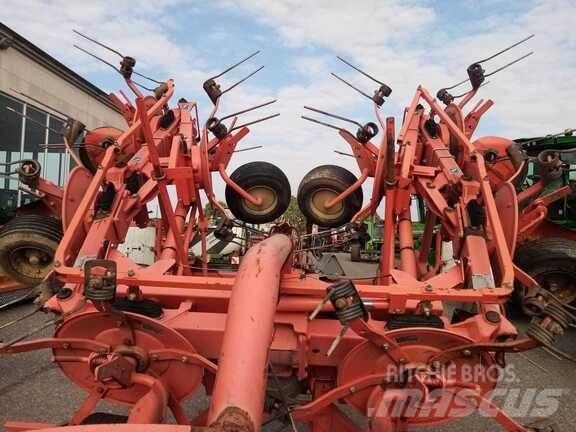 Kuhn GF 7702 Kreiselheuer/-wender