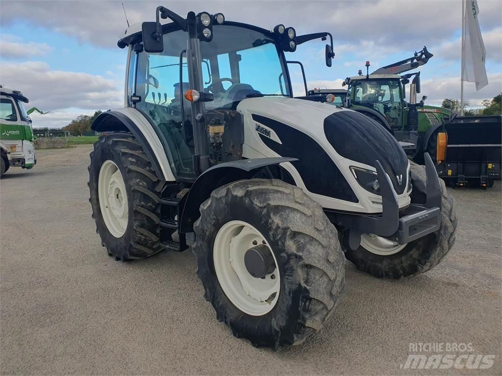 Valtra A104 Traktoren