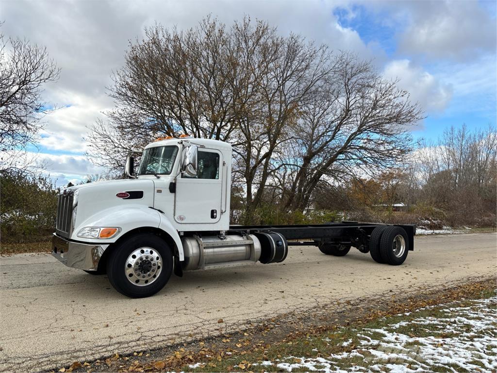 Peterbilt 337 Andere Fahrzeuge
